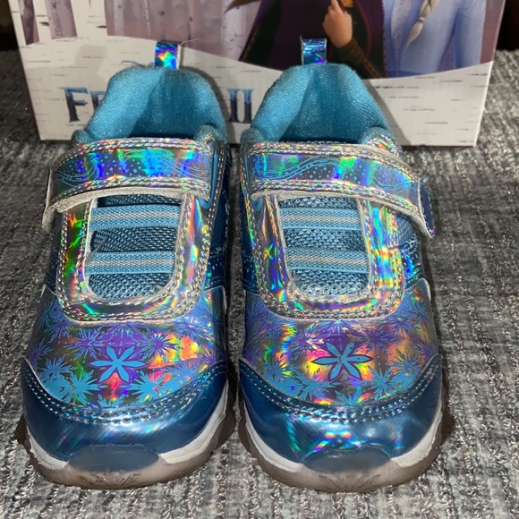 Size 10c Disney Frozen Light Up Sneakers - Picture 3 of 10